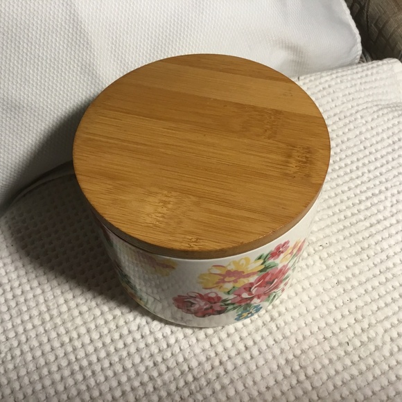Gracie China By Coastline Imports ~ Floral Kitchen Canister With Wooden Lid - Picture 3 of 9